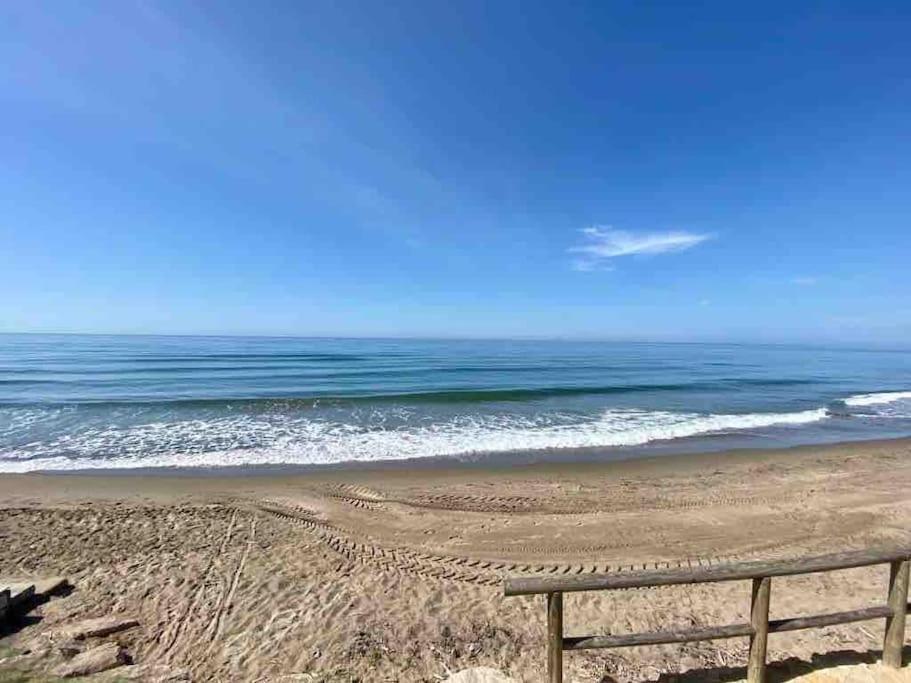 Duplex Beach Cabopino Apartment มาร์เบยา ภายนอก รูปภาพ