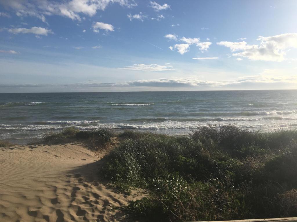 Duplex Beach Cabopino Apartment มาร์เบยา ภายนอก รูปภาพ